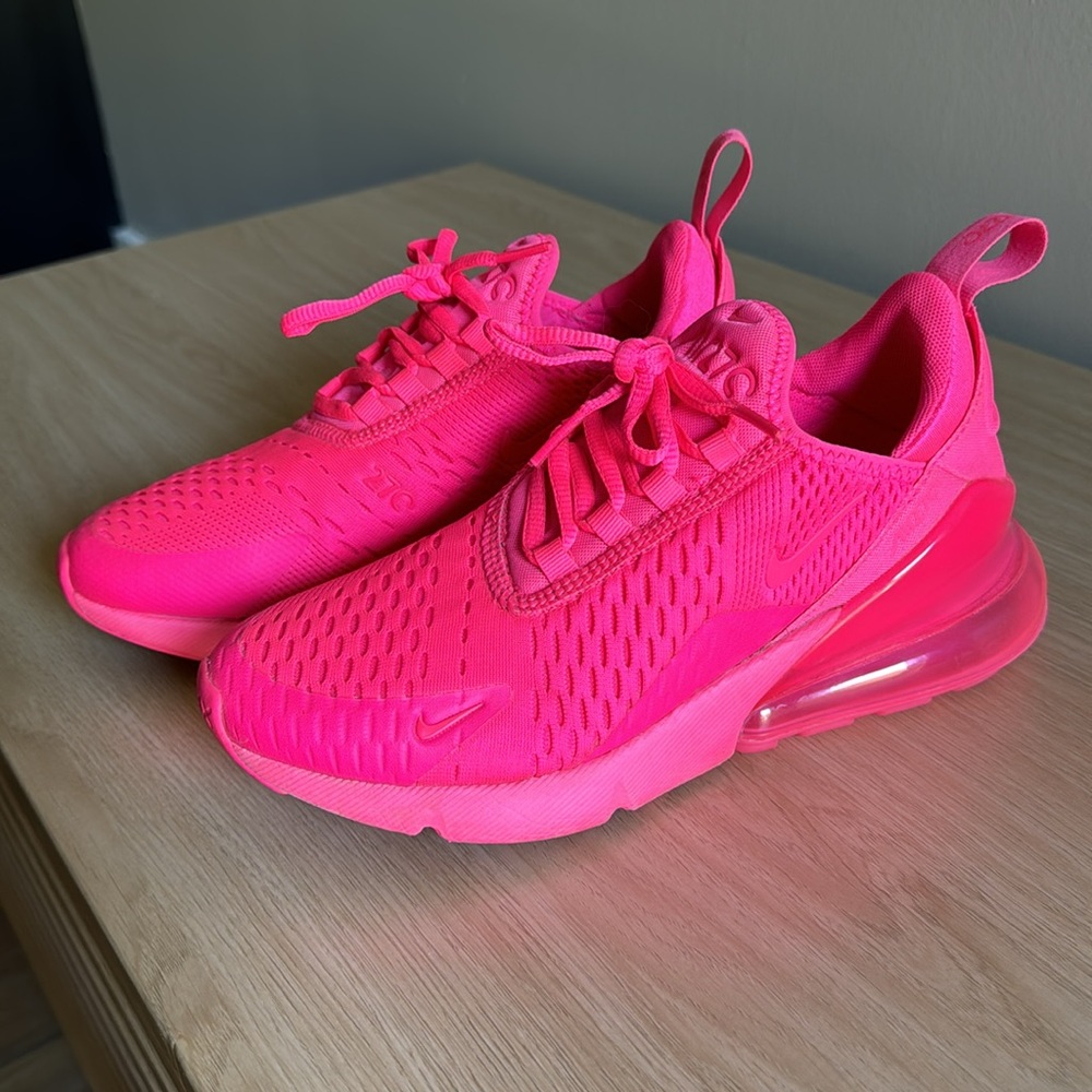 NIKE AIR MAX 270 HYPER PINK- WOMENS size 6.5. Only worn a couple times.